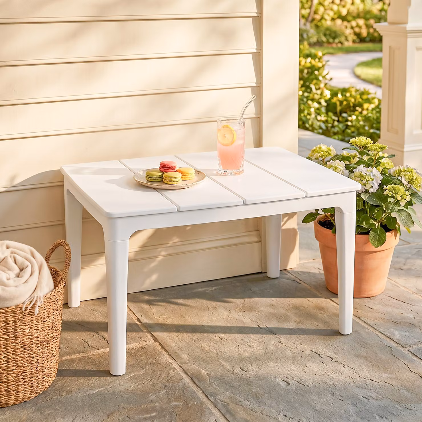 Tavolino da caffè da giardino Outsunny moderno in plastica bianco crema L: 70 cm, P: 53 cm, H: 39 cm – 2