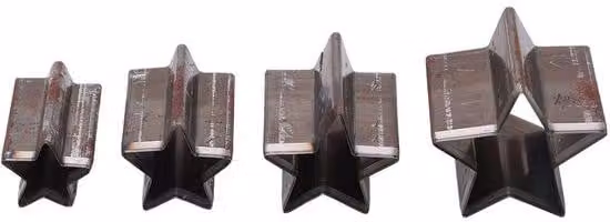 Set di strumenti per la lavorazione del cuoio, composto da 4 pezzi, realizzati in acciaio di alta qualità. Ideali per il taglio del cuoio, offrono un'elevata efficienza di taglio. Modello Pons