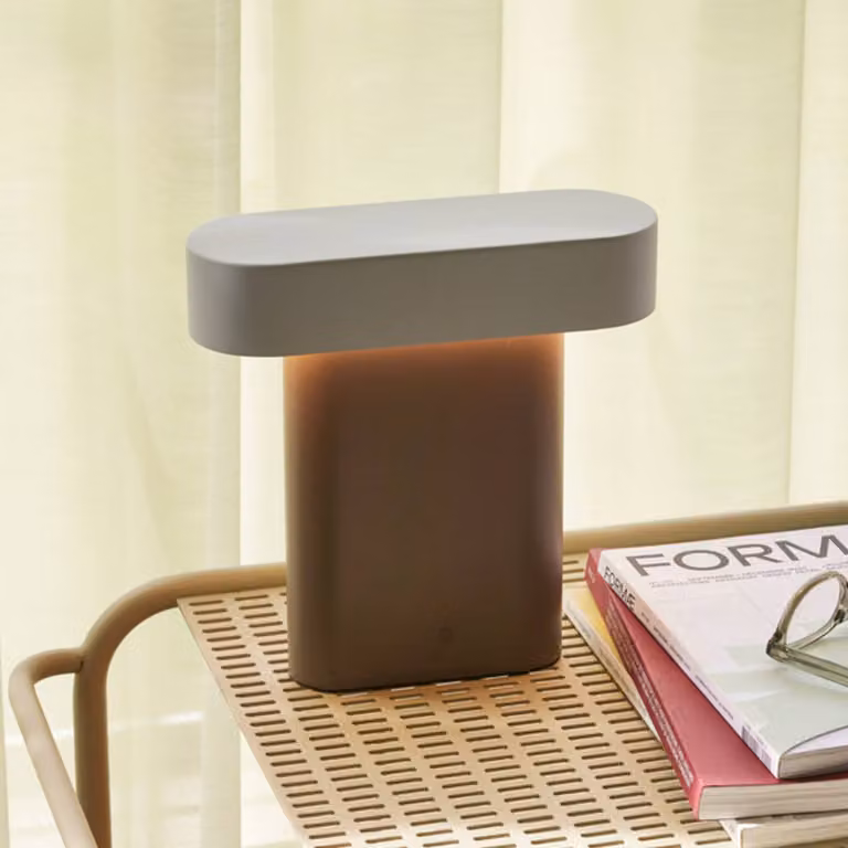Hübsch Lampada da tavolo di design Sleek, dimmerabile, Marrone / Ruggine, Soggiorno / Sala da pranzo, Metallo, Design, Lampada da tavolo
