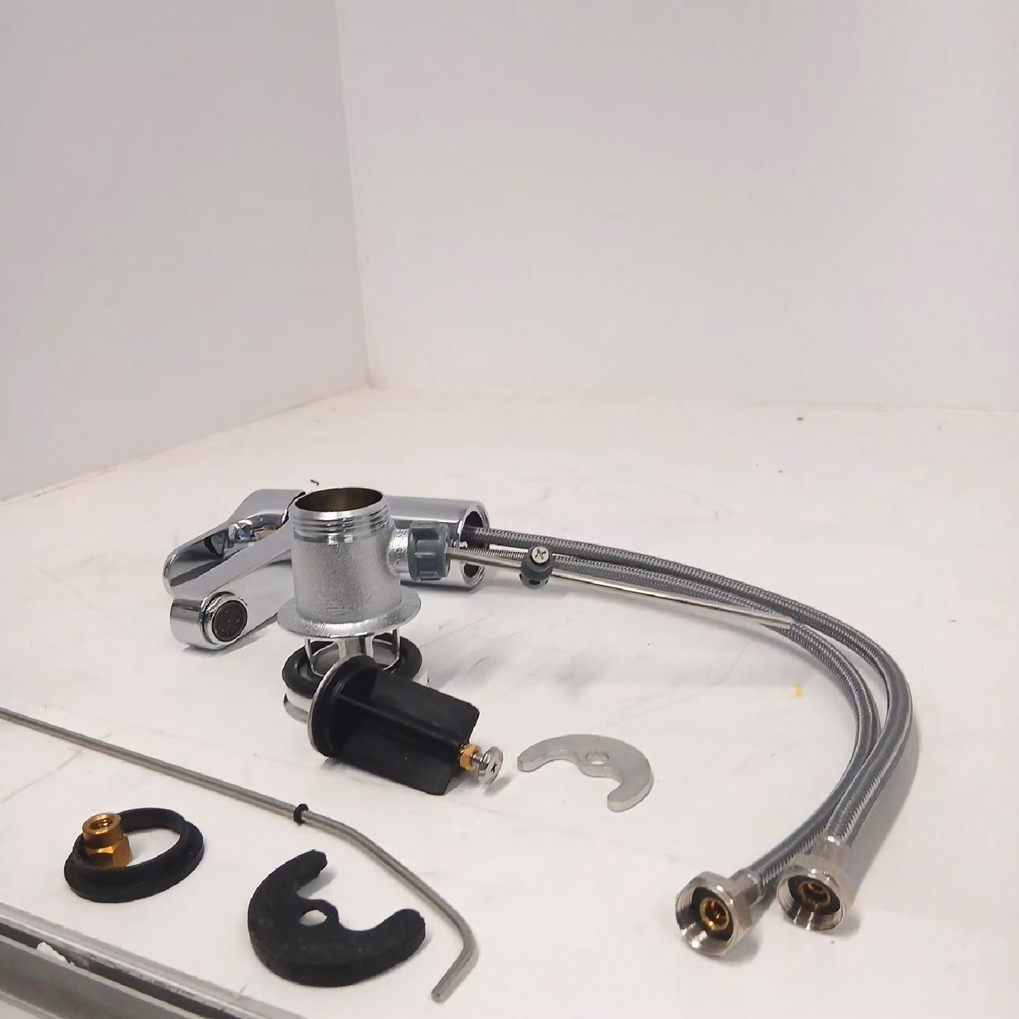 Rubinetto per lavabo H80 CERABASE con scarico a scomparsa in metallo 106 mm cromo cromo