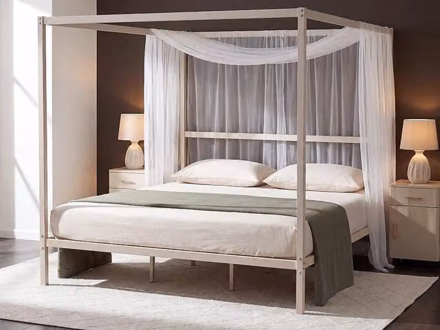 Letto matrimoniale a baldacchino con doghe e struttura in metallo beige chiaro 180 x 200 cm stile industriale moderno