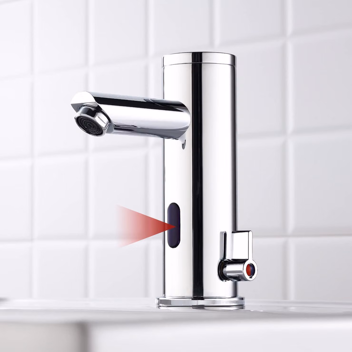 Rubinetto per lavabo con sensore a infrarossi, automatico, cromato, alimentato a batteria