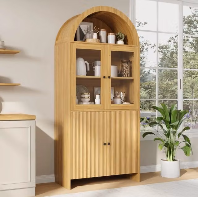 Credenza alta con ante in vetro; design ad arco; 78x40x176 cm; truciolare; naturale