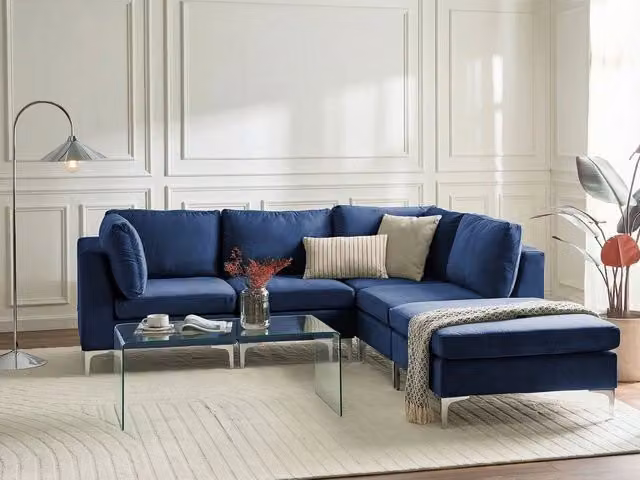 Divano componibile ad angolo versione sinistra a 4 posti in velluto blu marino con gambe in metallo argentato a forma di L ottomana Stile glamour