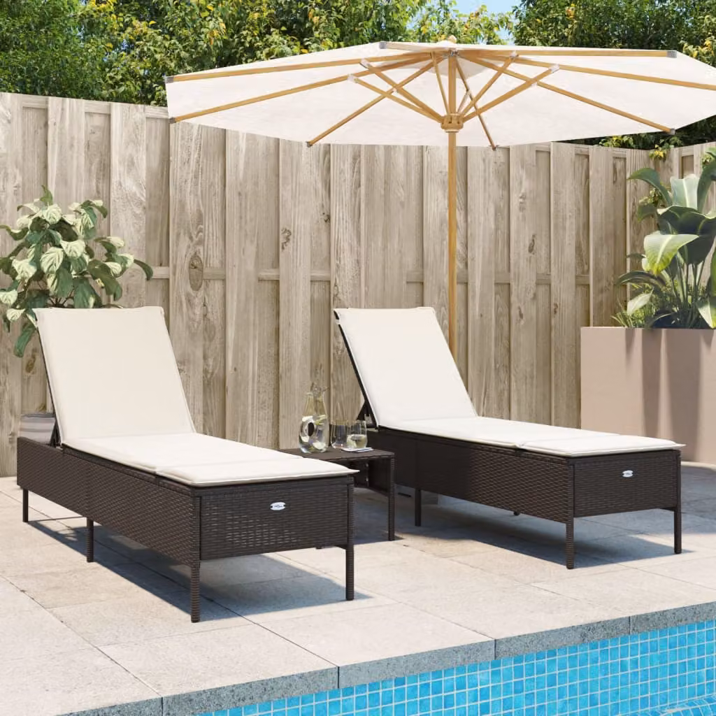 Set di 2 lettini prendisole vidaXL in polyrattan marrone con cuscini bianchi regolabili – 1