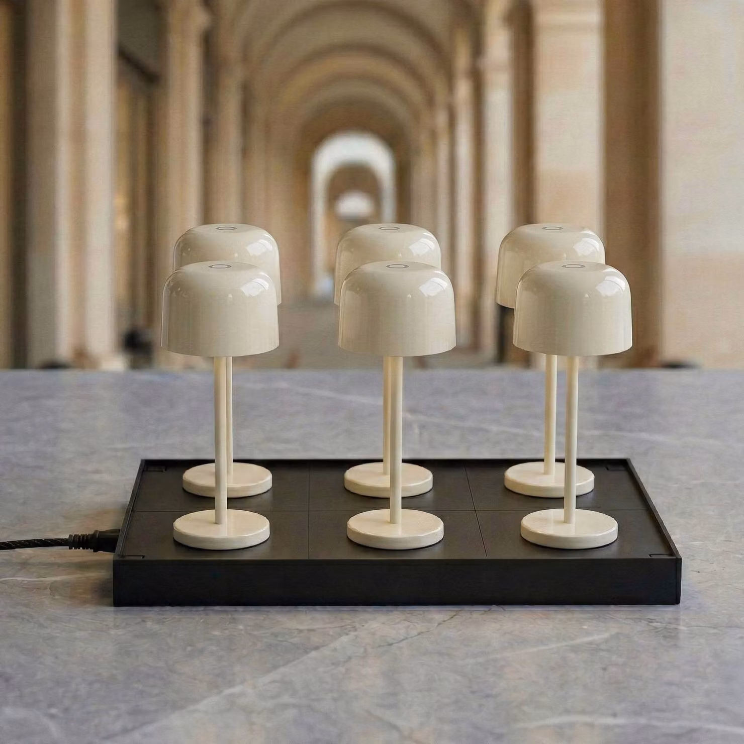 Lampada da tavolo Quill Lucande, dimmerabile, Crema / Ambra, Soggiorno / Sala da pranzo, Alluminio, Moderno, Lampada da tavolo