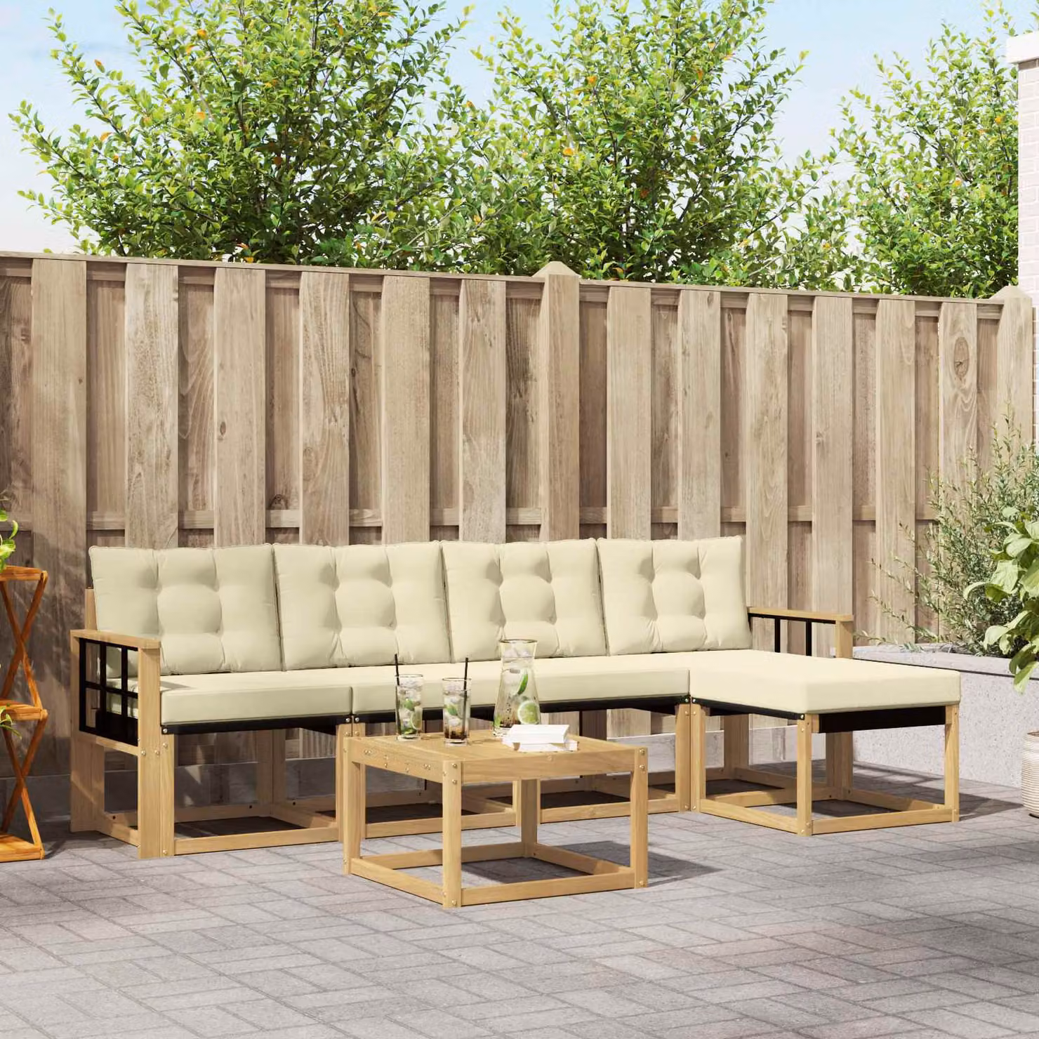 Set di divani da esterno vidaXL a forma di L composto da 6 pezzi in legno di acacia con cuscini in tessuto bianco e beige