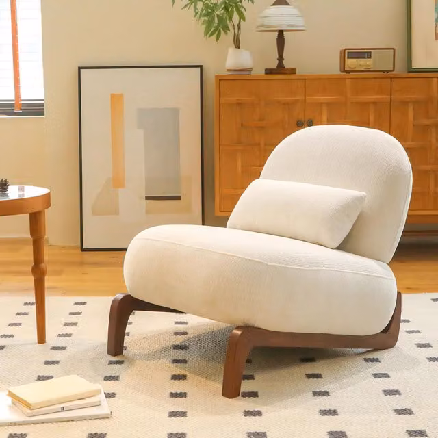 Sedia accento Zephmum in velluto bianco con gambe in legno massello e cuscino morbido, L: 59,9 cm, P: 69,9 cm, H: 72,1 cm