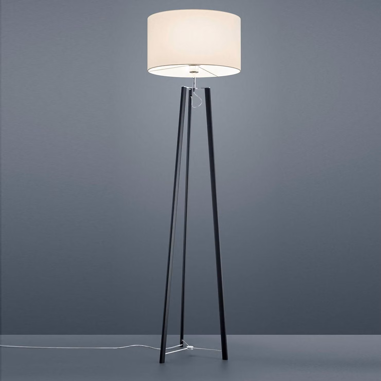 Helestra Lampada da terra Certo, Bianco / Opale, Soggiorno / Sala da pranzo, Tessuto / Stoffa / Seta, Moderno, Lampada da terra