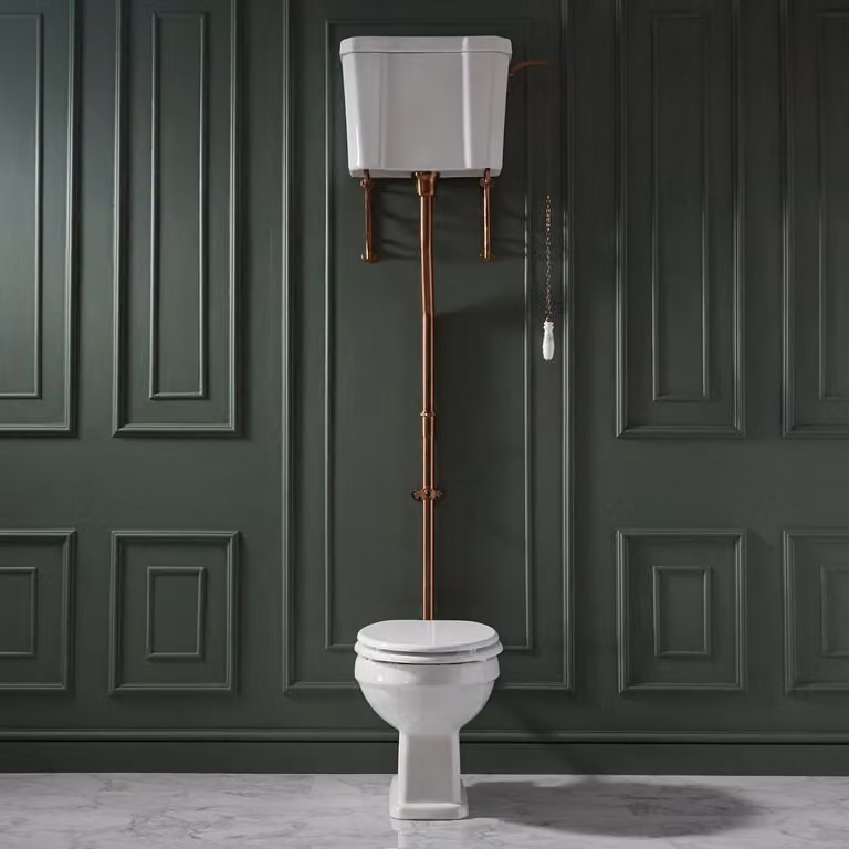 Sanitario WC Tradizionale con Cassetta Alta - Kit di Scarico in Rame Satinato e Copriwater Bianco - Richmond