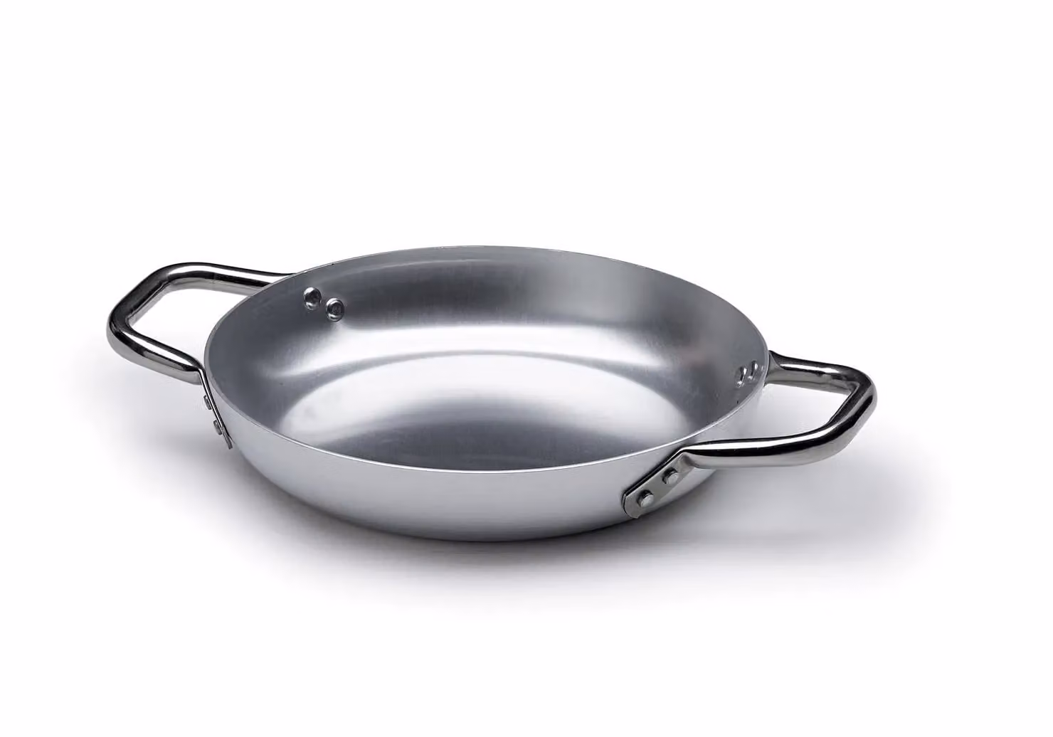 Tegame in alluminio con due maniglie in acciaio inox, spessore 3 mm, diam. 32cm