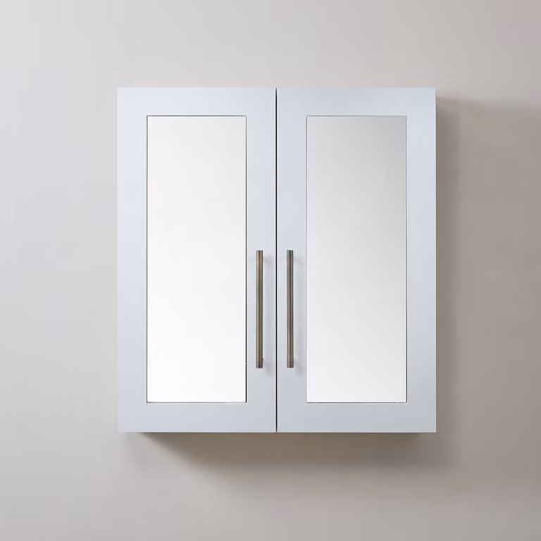 Mobiletto a Specchio da 900mm x 650mm Bianco - Completo di Maniglie Moderne a Barra in Ottone Spazzolato - Cluo
