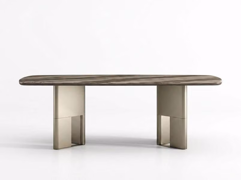 Tavolo da pranzo grande, elegante, spazioso, sostenibile, color beige, dal design moderno