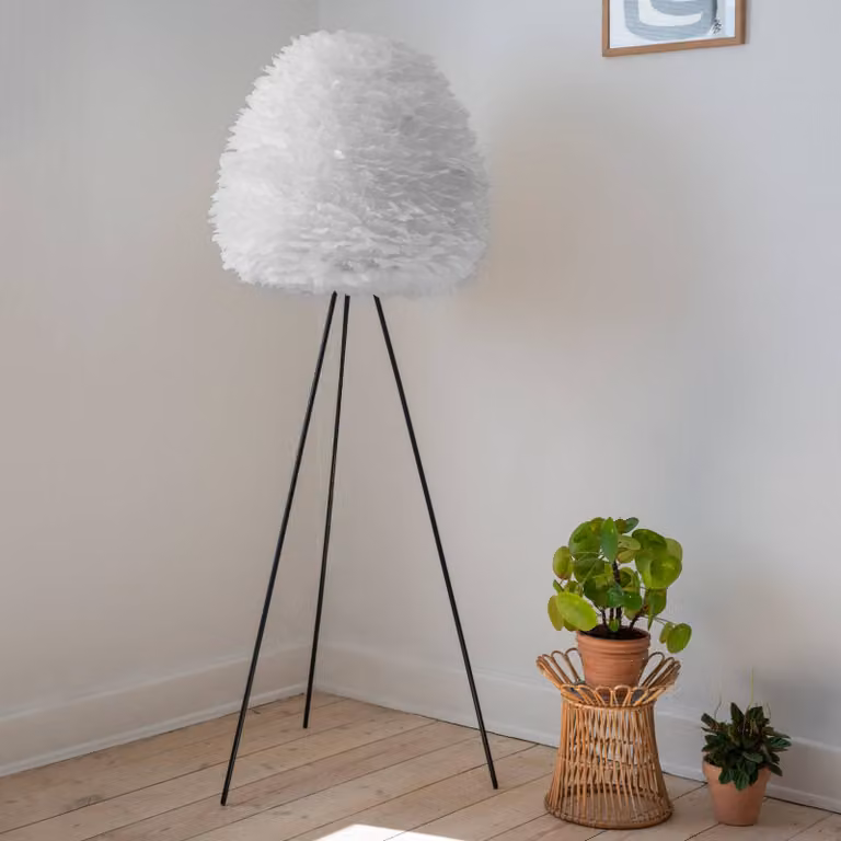 UMAGE Lampada da terra di design Eos Evia medium, Nero, Soggiorno / Sala da pranzo, Alluminio, Design, Lampada da terra