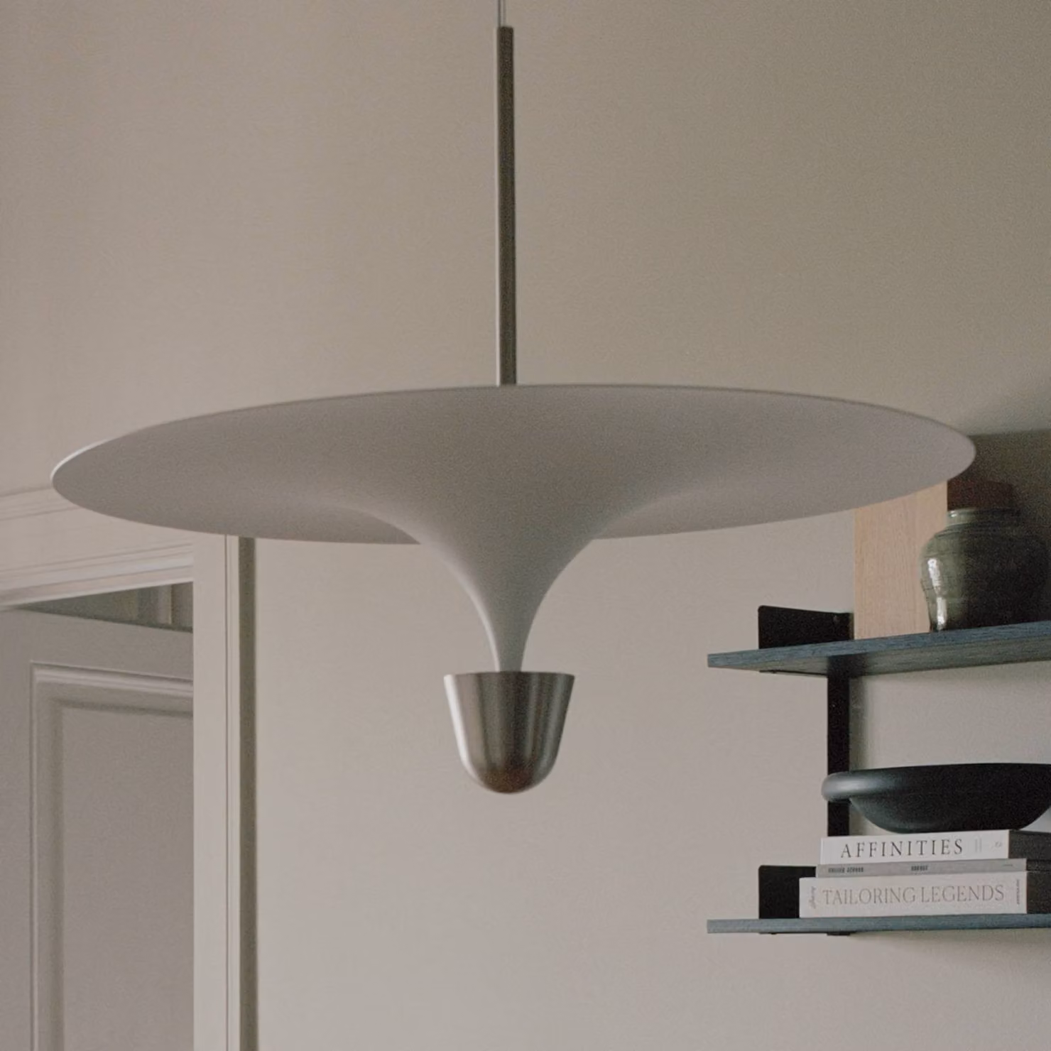New Works Lampada a sospensione Kantarell, dimmerabile, Alluminio / Grigio / Zincato, Soggiorno / Sala da pranzo, Metallo, Design, Lampada a sospensione