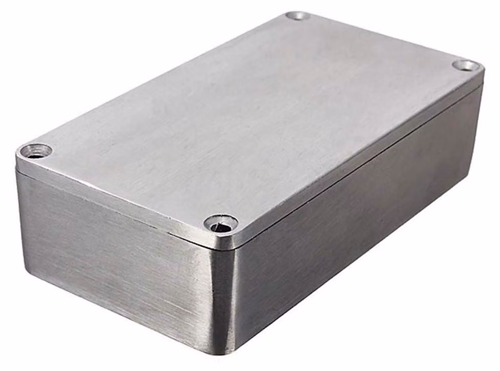 Alloggiamento in alluminio 1590N1, dimensioni 122x66x39,5 mm, grado di protezione IP54, colore argento