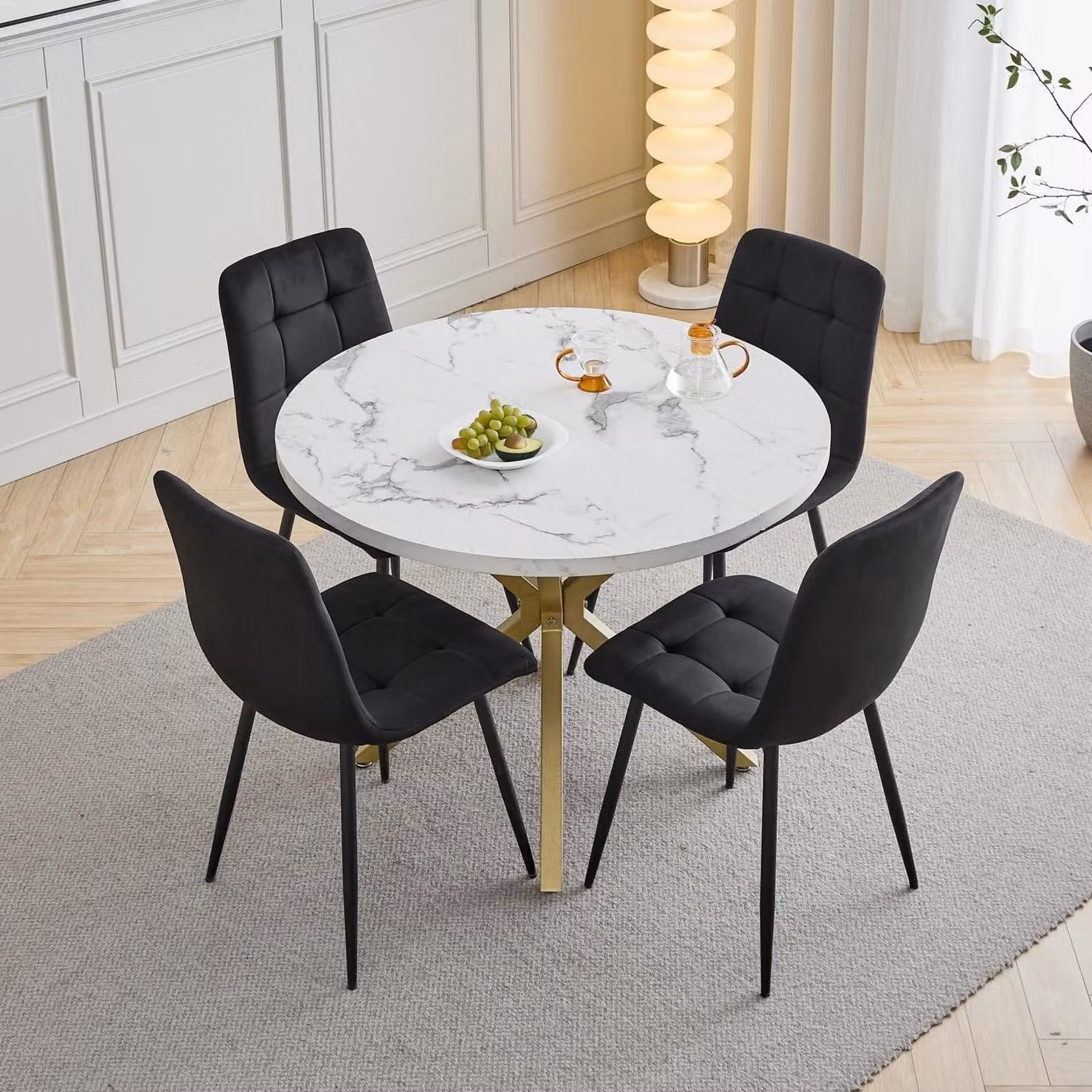 Set tavolo da pranzo e sedie: 4 sedie in velluto, 100 cm di altezza. Tavolo da pranzo con finitura effetto marmo, nero e oro
