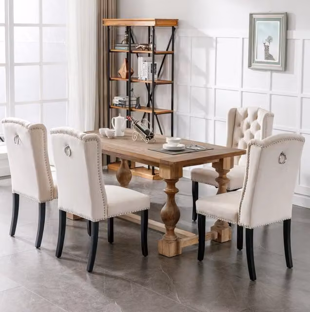 Set di 4 sedie da pranzo in velluto beige con gambe in rovere e schienale trapuntato