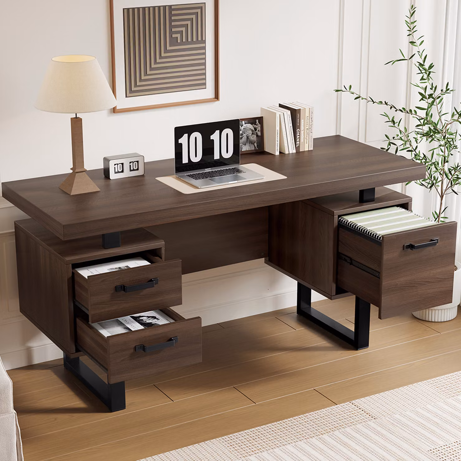 Scrivania Flieks con cassetti, 135x54x76 cm, Elegante scrivania da ufficio in stile classico, Ampio piano d'appoggio, Pragmatismo, marrone scuro