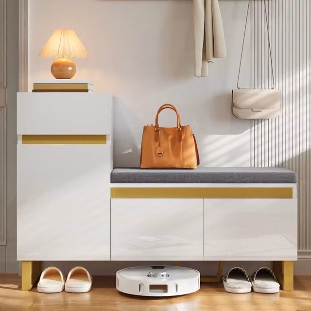 Scarpiera MINIMAL in legno con ante, cassetti e ripiani per ingresso o camera da letto, finitura lucida bianca e oro, L: 120 cm, H: 85 cm, P: 35 cm