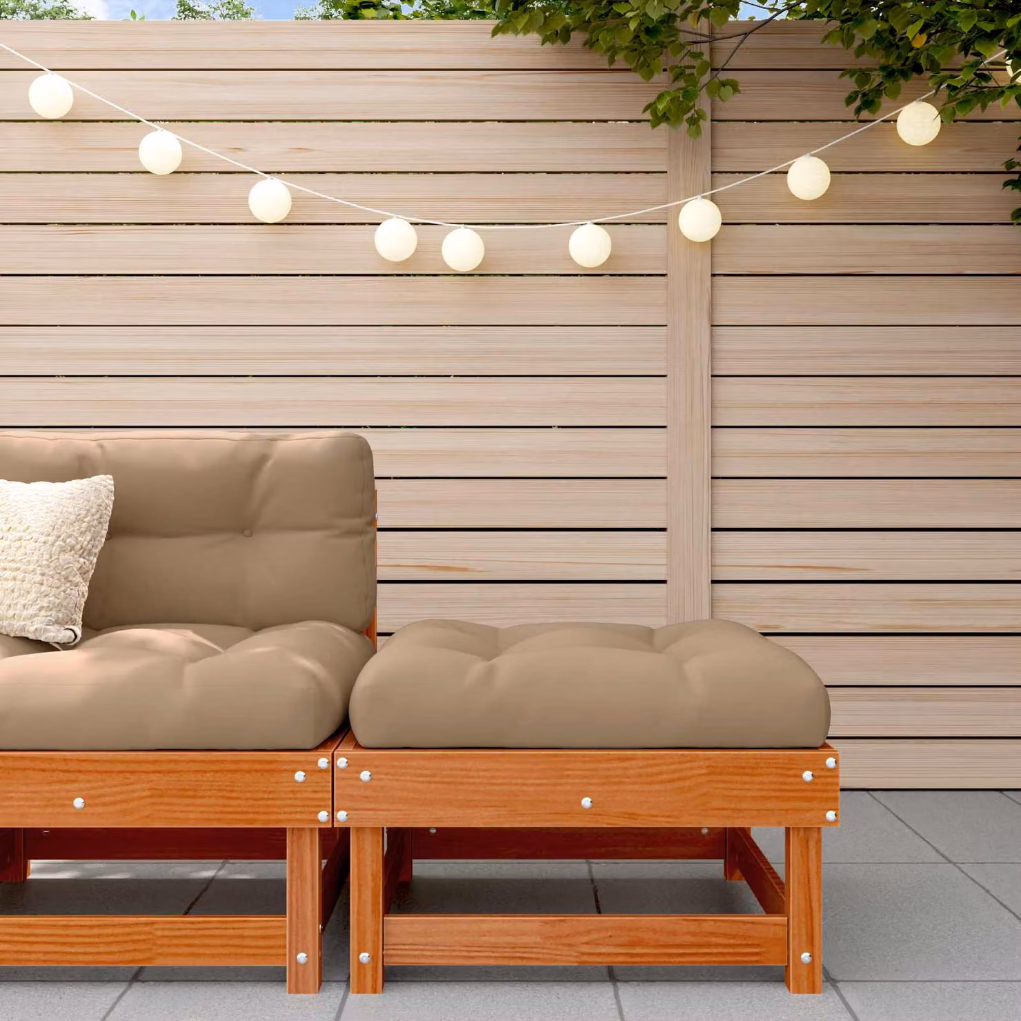 Poggiapiedi da giardino vidaXL in legno di pino massiccio marrone cera L: 61,0 cm, P: 60,5 cm, H: 30,0 cm