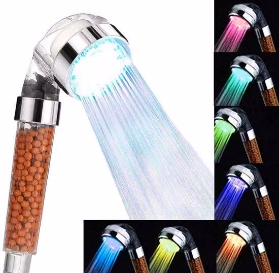 Soffione doccia ionico con 7 colori alternati, soffione manuale con funzione ad alta pressione e risparmio idrico