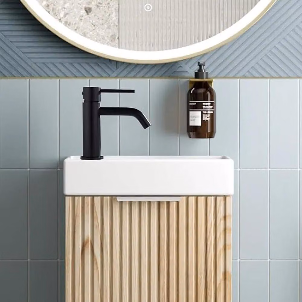 Miscelatore per lavabo – Modello alto – Acciaio inossidabile 304 – Miscelatore monocomando – Cartuccia in Vetroceramica – Montaggio a incasso – Distanza tra i fori: 20,3 cm – Colore: nero