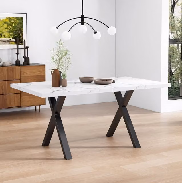 Tavolo da pranzo rettangolare 140x80x76 cm in MDF e metallo; effetto marmo bianco