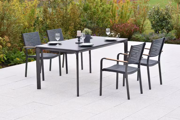 Set di mobili da giardino Merxx Paliano, 5 pezzi, 4 sedie impilabili, tavolo 160 x 90 cm – acciaio/plastica