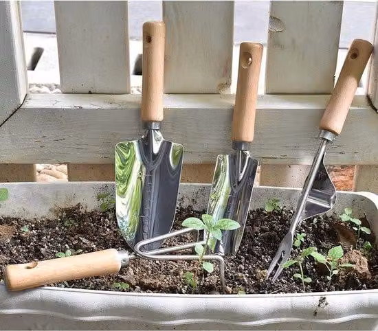 Set di attrezzi da giardino in legno