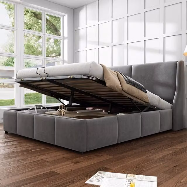Letto contenitore matrimoniale OKWISH in velluto grigio con base a sollevamento idraulico, L/P/H: 140 x 200 x 47 cm