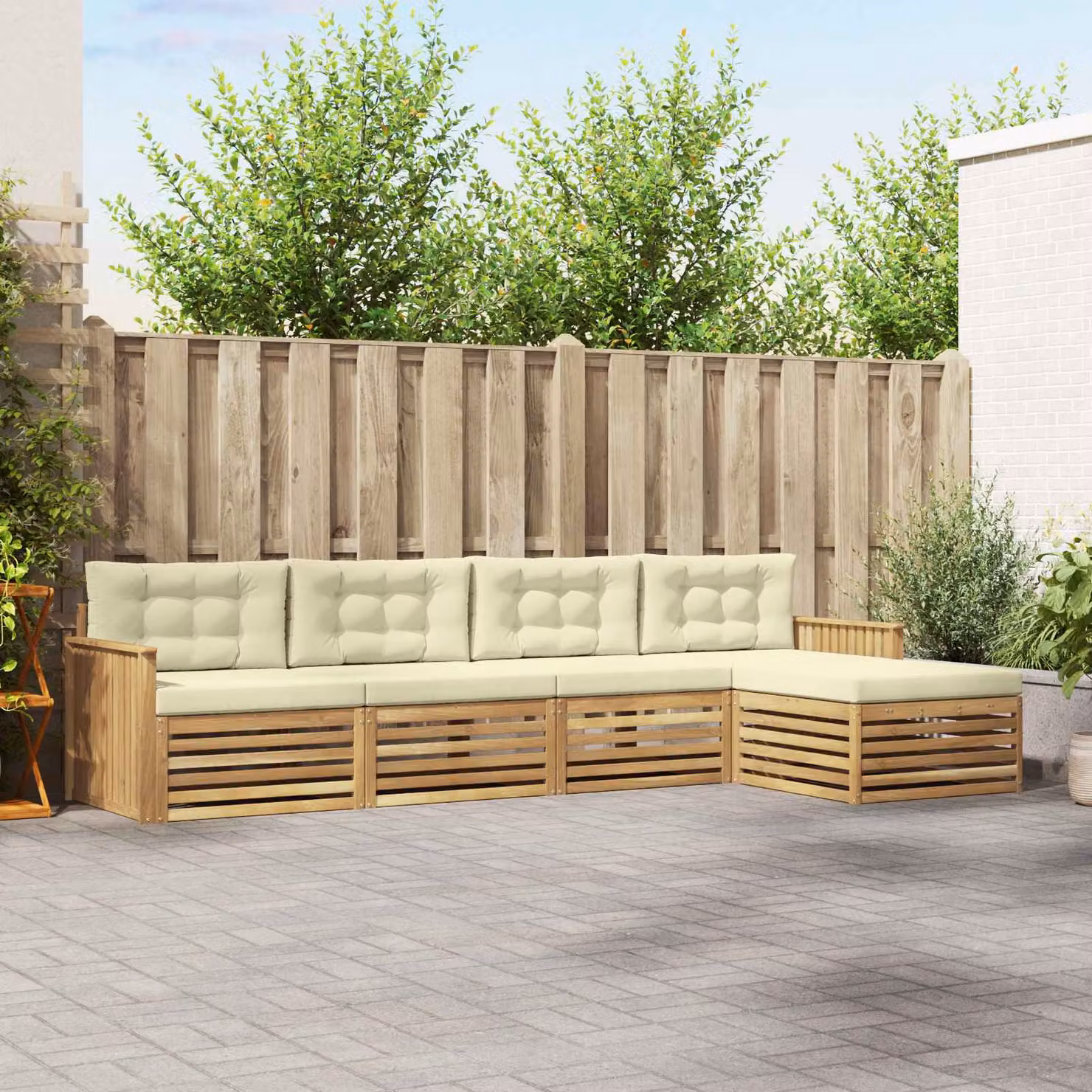 Set di divani da esterno vidaXL a forma di L in legno di acacia con pouf e cuscini, Bianco e Beige