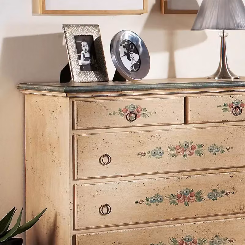 Cassettiera in legno stile arte povera con 5 cassetti color avorio Mobili 2G L: 117 cm, P: 51 cm, H: 101 cm – 2