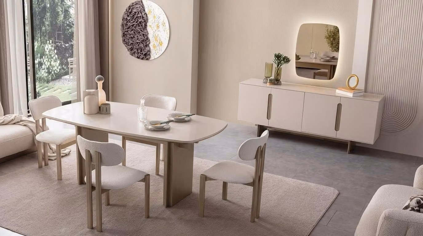 Set per sala da pranzo: tavolo, 4 sedie, credenza, specchio. Design moderno e funzionale