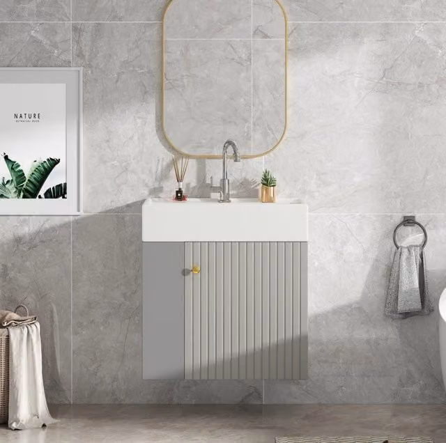 Mobile bagno compatto con lavabo in ceramica; ripiani laterali e anta; grigio e bianco