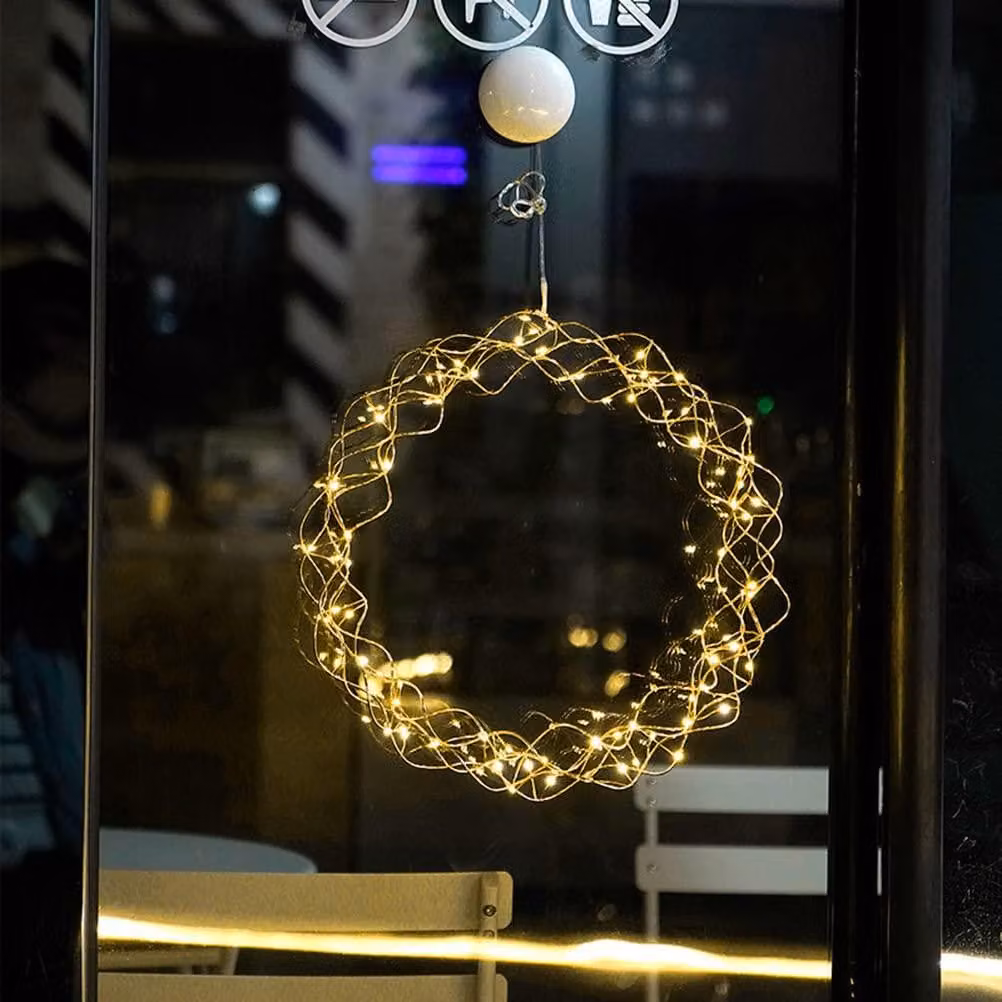 Ghirlanda luminosa LED, rotonda, disponibile in due dimensioni (20/28 cm), luce bianco caldo, alimentata a batteria, ideale per finestre