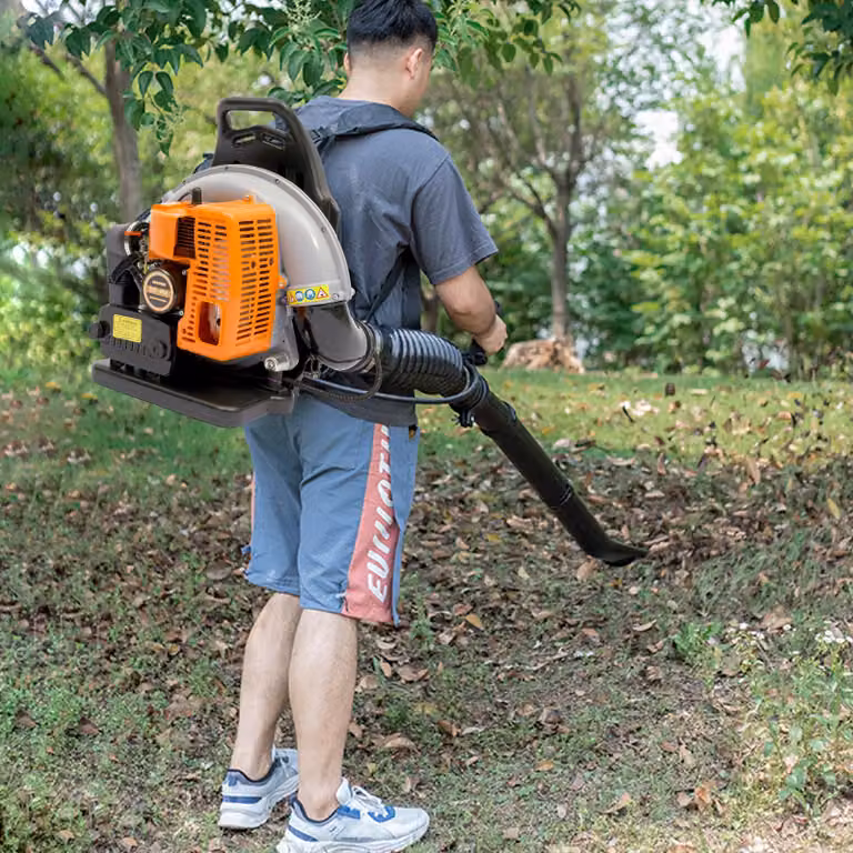 Zaino motosega - Motore a benzina 63cc, 2,7 kW. Potente soffiatore da giardino, leggero