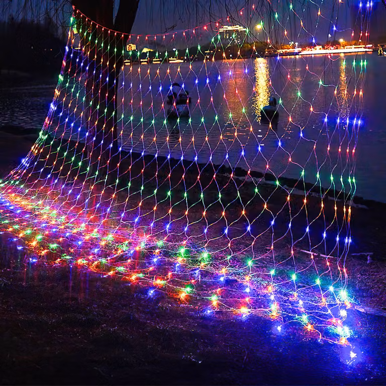 Ikodm, catena luminosa a LED, rete luminosa con 300 LED, dimensioni 4,5 x 1,6 metri, multicolore, grado di protezione IP44, 8 modalità con funzione di memorizzazione, ideale per giardino, balcone, Natale