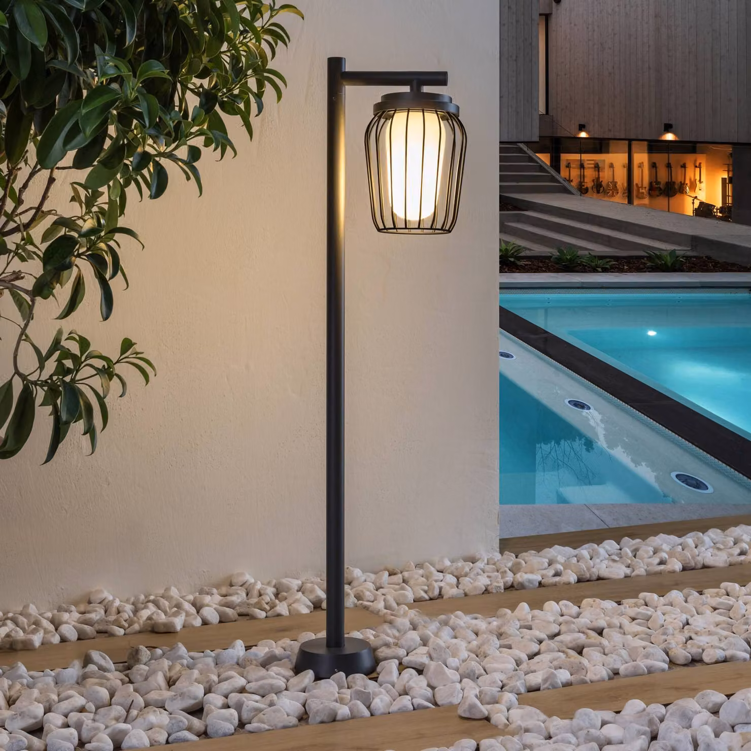 Lucande lampione Chandan, 100 cm, nero, alluminio Chandan Lucande, dimmerabile, Nero, Alluminio, Moderno