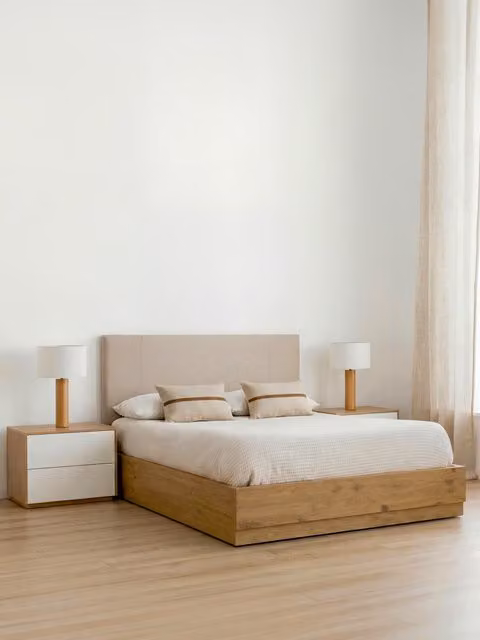 Letto contenitore con scarpiera Kenay Home in impiallacciatura di rovere beige L: 180 cm, P: 190 cm