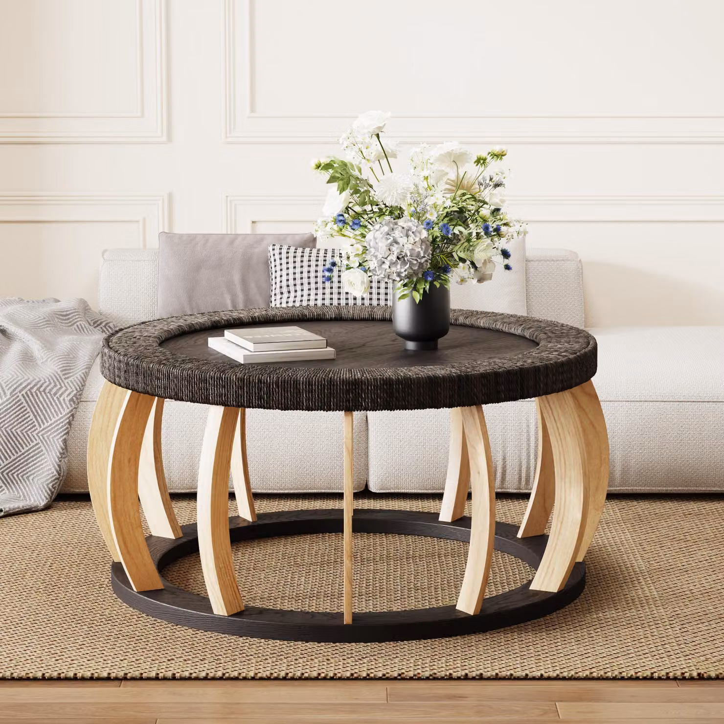 okwish Tavolino da caffè rotondo con gambe curve, stile vintage, tavolino di appoggio in legno di rattan massello, colore nero
