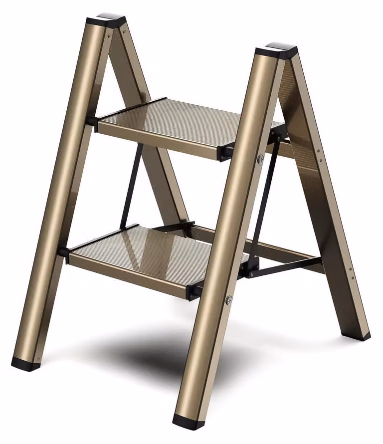 Scala a due gradini, color champagne, pieghevole, in alluminio, dimensioni 46x52,5x61 cm