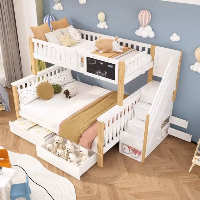 Letto a castello per bambini in legno massello di pino bianco e quercia chiara, con lavagna e cassetti, 90x200 + 140x200 cm, senza materassi