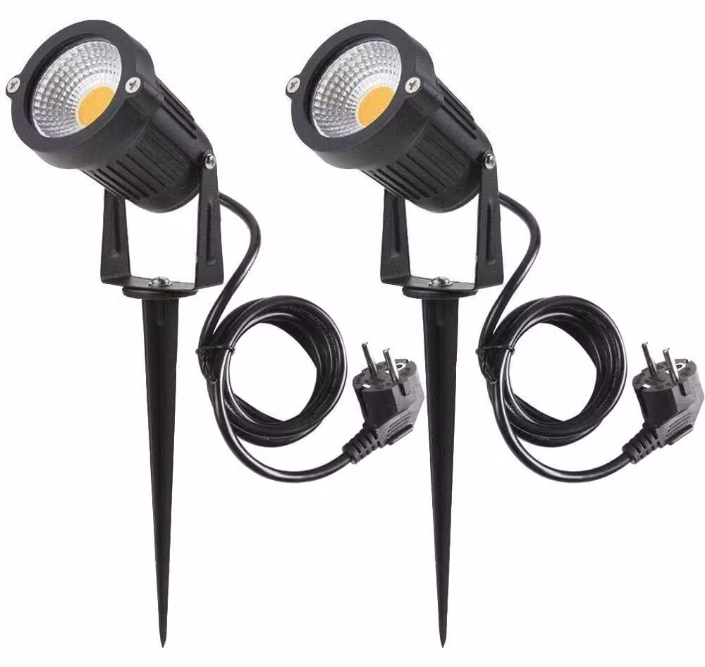 Set di 2 faretti LED da esterno da 5W, tecnologia COB, grado di protezione IP65, con picchetto da terra