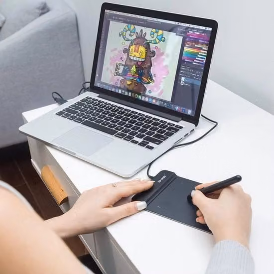 Tavoletta Grafica XP-Pen Small Nero con Penna, 8192 Livelli di Sensibilità e 266 FPS