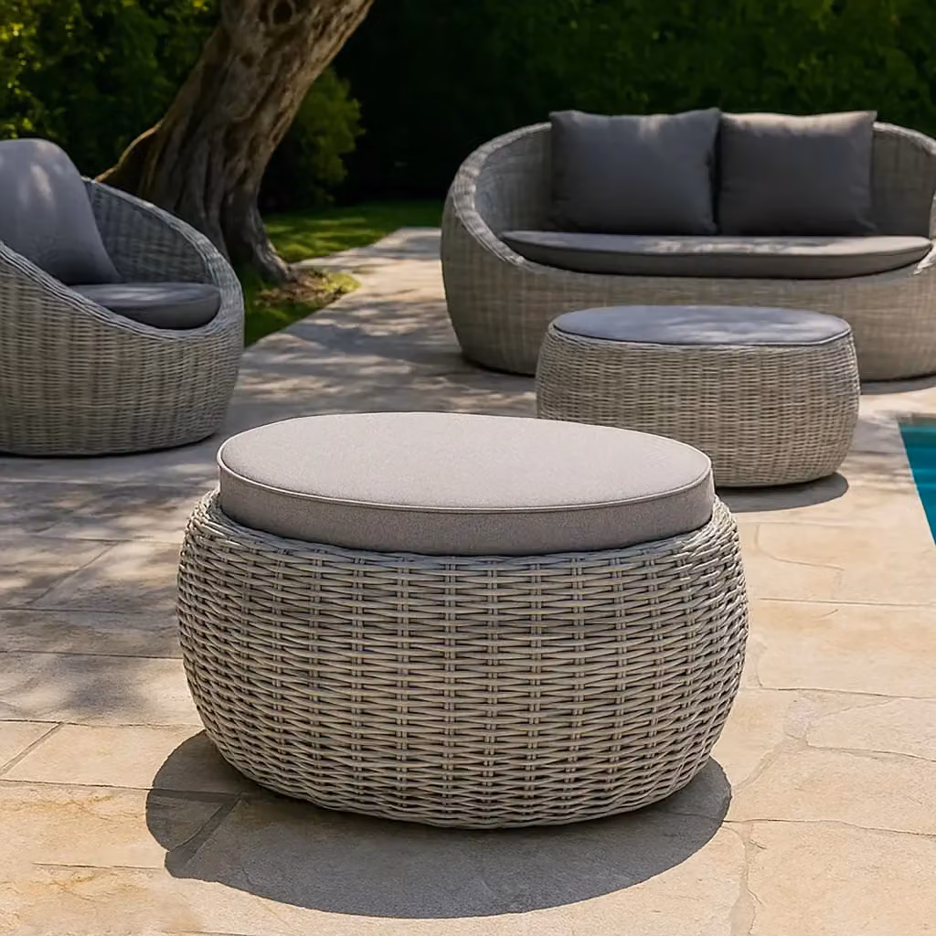 Pouf da giardino Santorini Giordanoshop in polyrattan grigio con cuscini inclusi L: 57 cm, P: 68 cm, H: 35 cm – 2