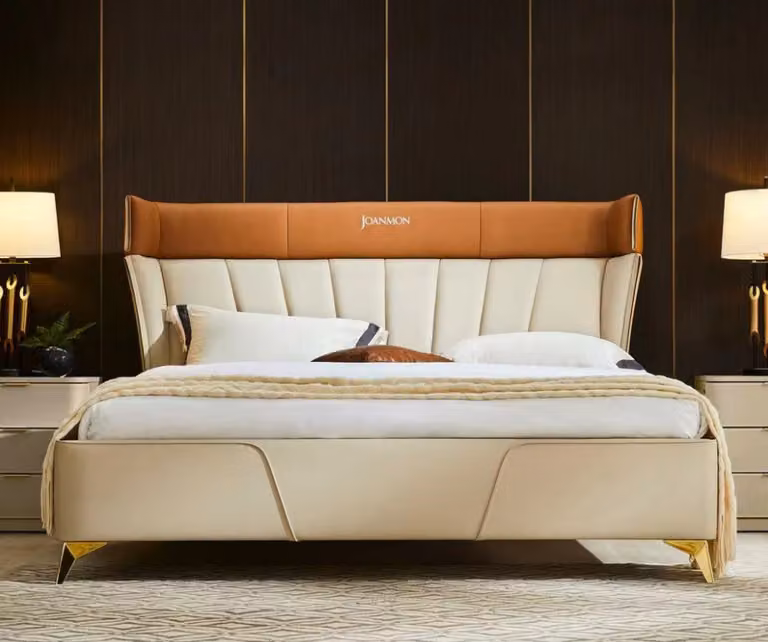 Schlafzimmer Beiges Doppelbett Lederbetten Holzgestell Textil Möbel