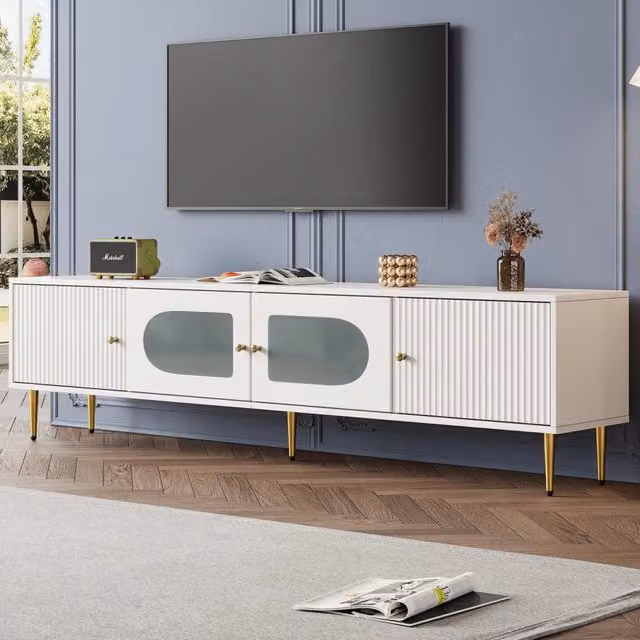 Mobile TV 170x35x50 cm, struttura bianca con gambe e maniglie dorate, 2 ante a righe verticali, 2 ante vetro arco, portata 35 kg