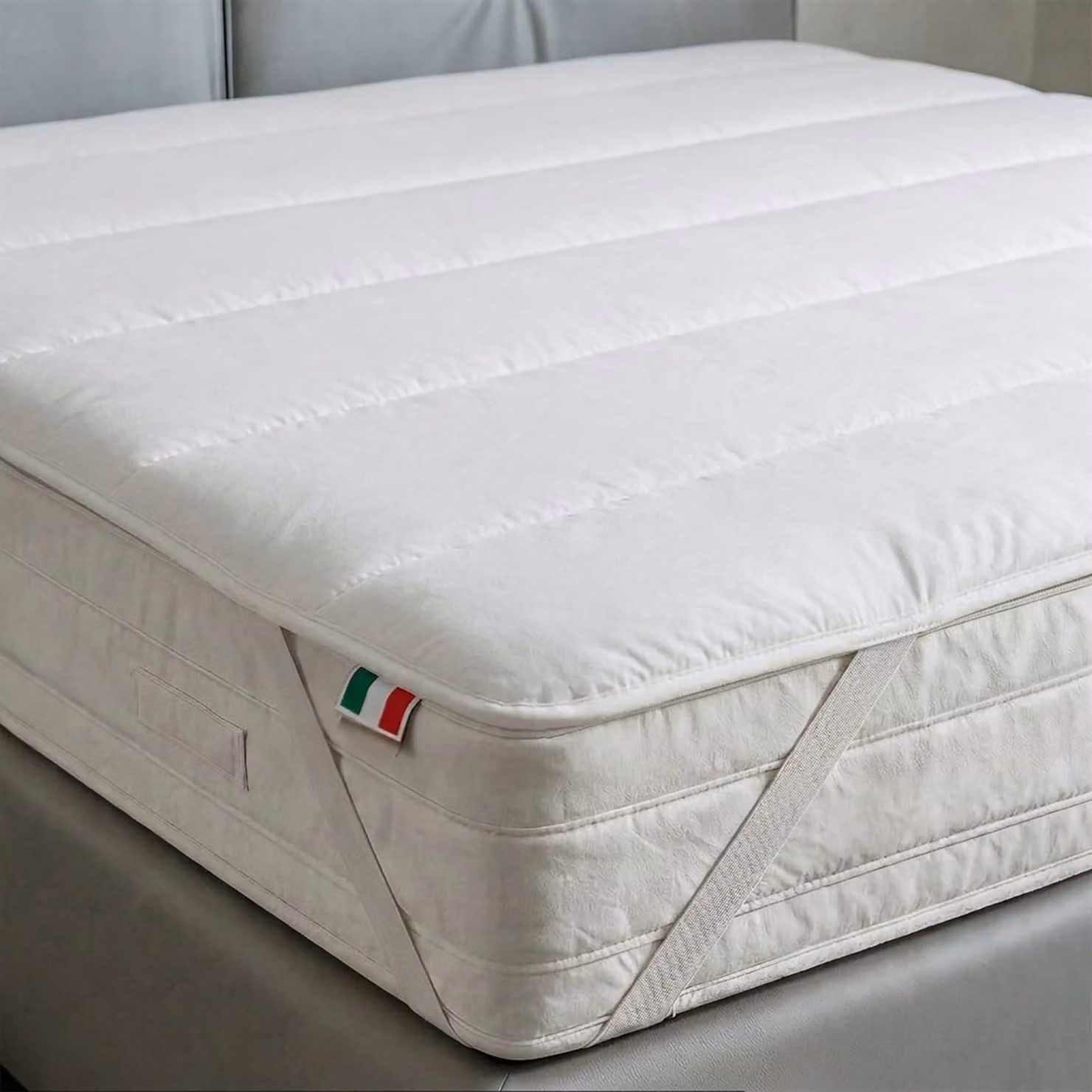 Elegante coprimaterasso trapuntato, bianco, per letto matrimoniale piccolo