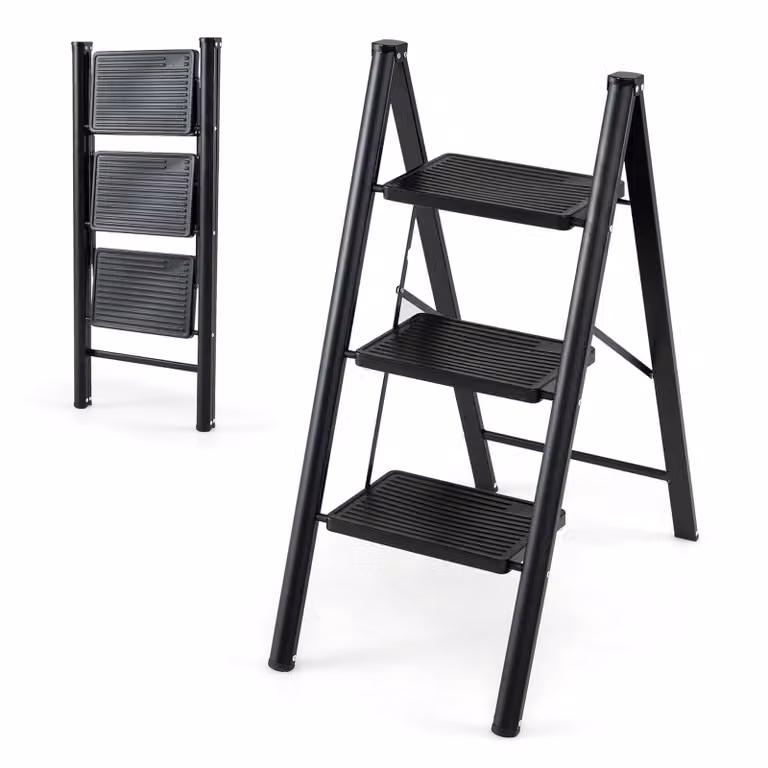 Costway Scaletta salvaspazio con ampio pedale struttura in metallo piedini antiscivolo, Scala pieghevole a 3 gradini portata 150 kg Nero